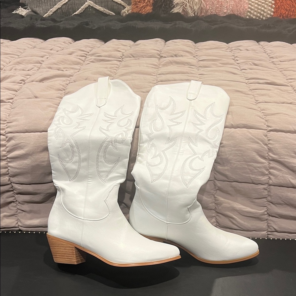 Bellini White Western Boots